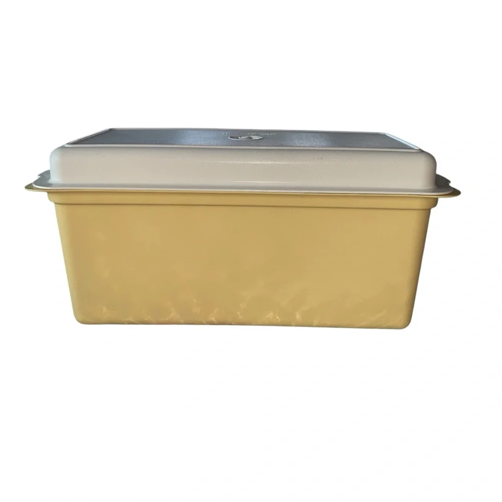 2 Tupperware containers a deli/bacon & a bread container